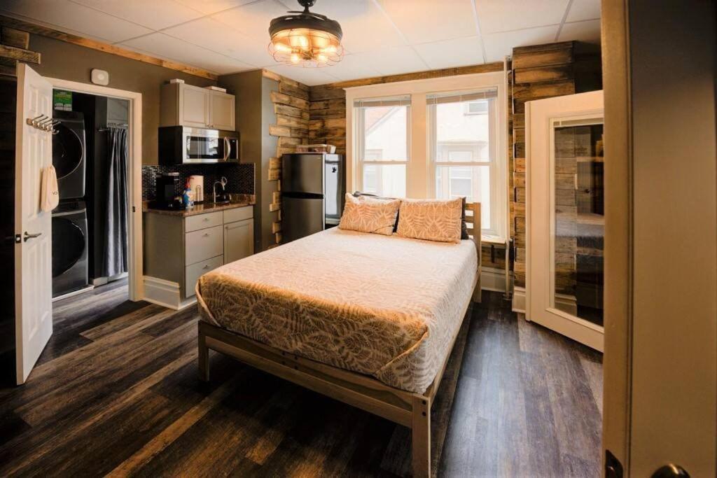 Burgbnb Riverfront Harrisburg Room photo